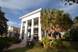Read more about the article Entertaining tour of the Garden District