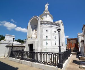 Read more about the article Treme Voodoo & Cemetary Tour